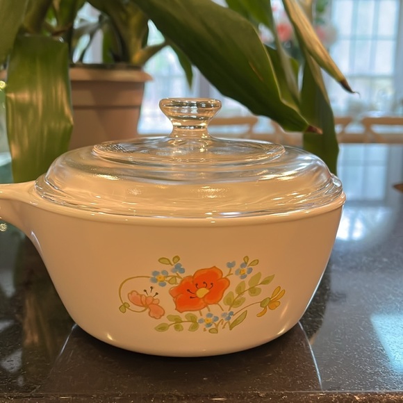 "Wildflower" - 1.5 Pint Menuette Pan with Lid (Corelle) by CORNING - Picture 5 of 10